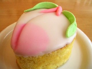 peach castella / 桃カステラ