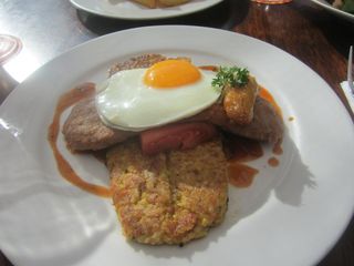 Tacu Tacu con bistec a lo pobre