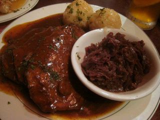 schnitzel haus sauerbraten