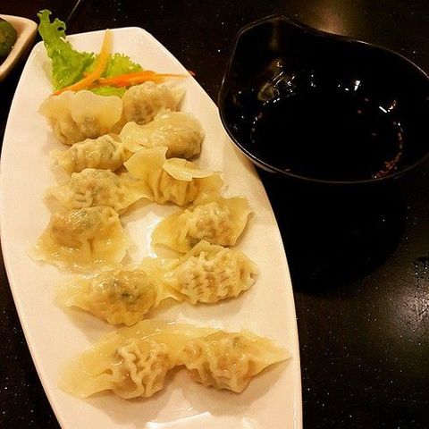 •물 만두• Mul Mandu: Steamed Korean Dumplings Stuffed with ground pork and vegetables