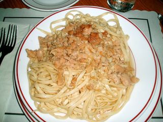 Linguine with white clam sauce