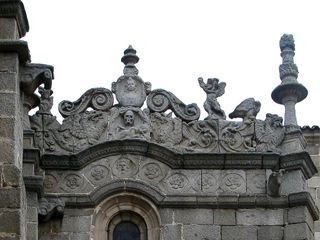 El medallon de la Joven y la Calavera * Catedral de Avila