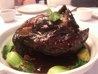 三枣炖芫蹄 Stewed Pork Knuckle with Dates - Sungs Kitchen
