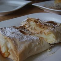 Bougatsa