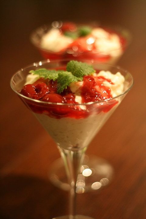 Risalamande: Danish Christmas dessert with rice and almonds / Taani mandli-riisidessert kirsikastmega