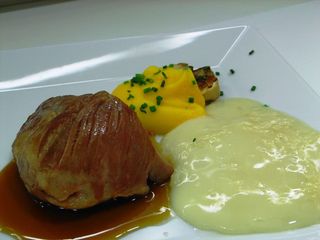 Presa Ibérica con Torta del Casar, Compota de Manzana y Calabaza y Glasee de Pedro Ximenez