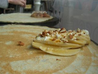 On the grill - Banana, Ricotta, Almond, Maple Syrup Crepe - Concorde Creperie