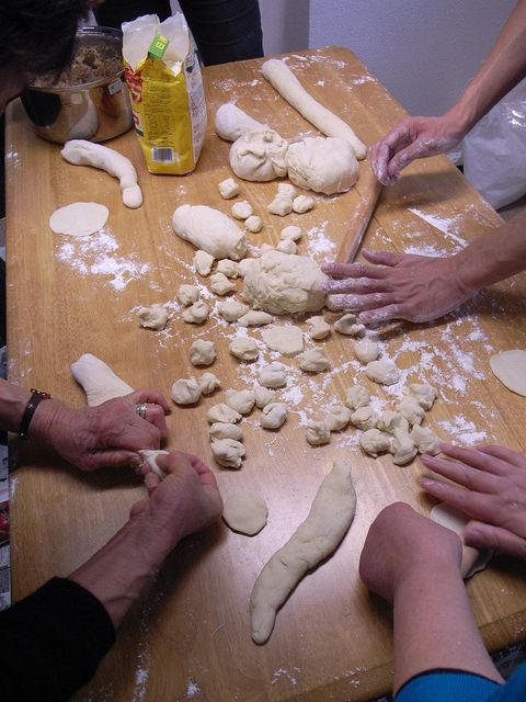 Jiaozi cooking