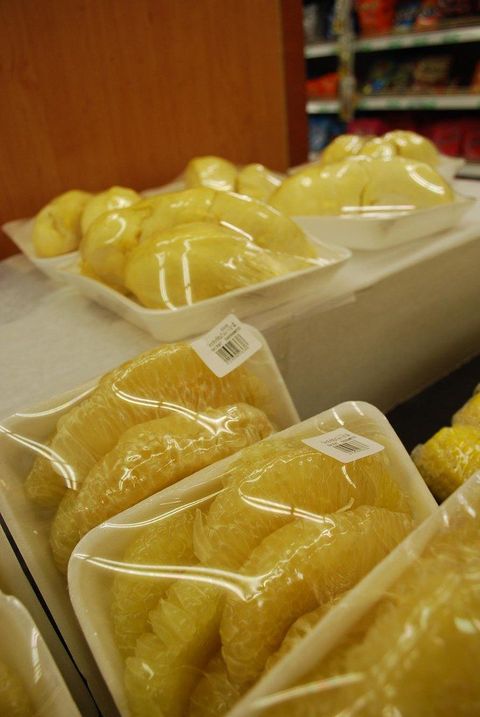 Pomelo + durian - Top Supermarket, Kad Suan Kaew