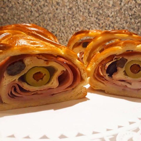 from @leni_s_kitchen - Pan de Jamon 😀 Ven a buscar tu pan de jamon para compartir un lindo Dia de las Madres 😍😍😍😍#pandejamon #palmeritas #tequeños #cachitosweston #farmersmarkethollywood #reinaldojose