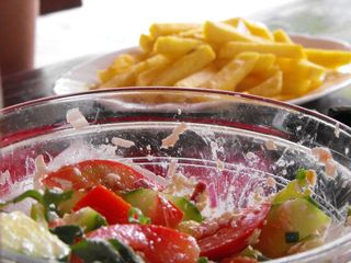 Chips and shopska salad