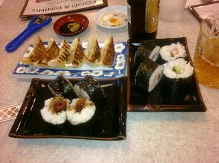Gyoza, unagi roll and crab roll at Sushiland