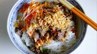 [Video] Cách làm Bún Bò Nam Bộ chuẩn vị cực ngon