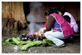 Curanto en Hoyo (Isla Mechuque - Chiloé)