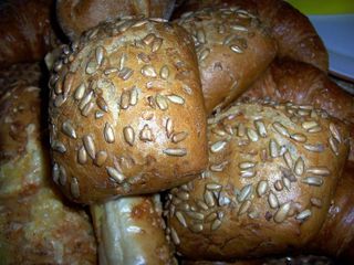 Frische Koerner Broetchen! (Fresh German Rolls)