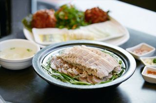 BOSSAM, napa wraps with pork