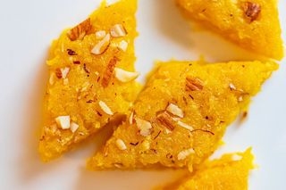 Naral Vadi (Coconut Burfi)
