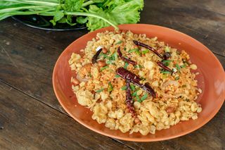 Bangkok street food - P’Aor Yam Naem Khao Tod Fried Rice