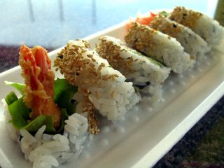 dynamite roll @ hong sushi