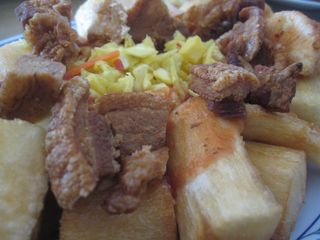 Yuca Frita con Chicharron