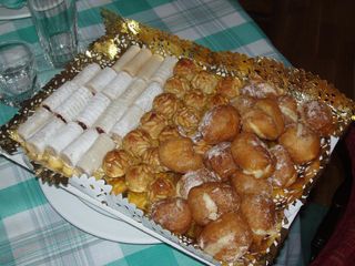 Huesos de Santo, panellets y buñuelos