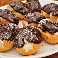 Chocolate Eclair