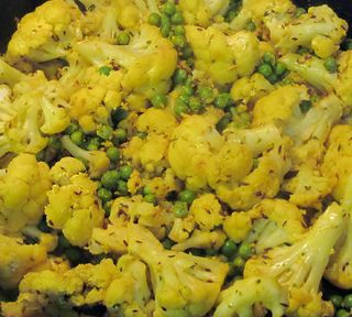 Gobi Matar: Indian Cauliflower & Peas