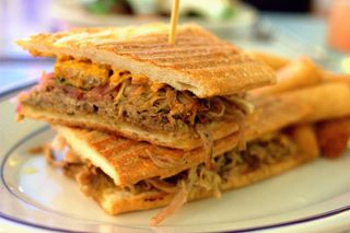 coppelia pan con lechon