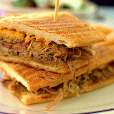 Pan Con Lechon