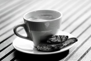 Espresso Lungo e Biscotti
