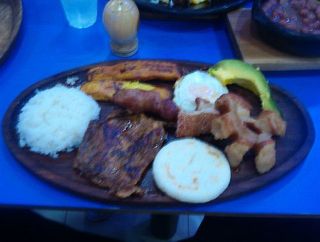 Una bandeja paisa