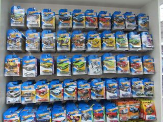 2012 Hotwheels Case Q