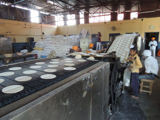 Automatic Chappati Making @ Guru ka Langar .. Golden Temple