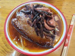 BanMian noodles served in a noodle shop in Laoling City