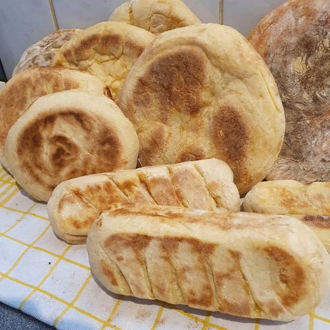 Bolo do caco acabadinhos de cozer