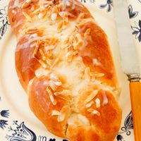 Cardamom Bread