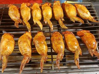 Chicken wing rice rolls