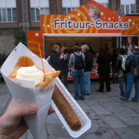 Frituur fries frikandel mayo curry ketchup
