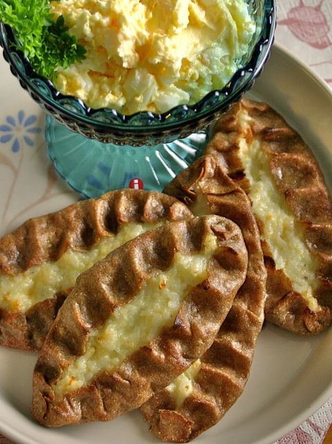 Karelian pasties and egg butter