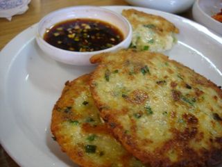 File:Korean.pancake-Dubujeon-01.jpg