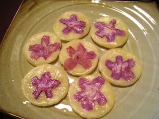 File:Korean pancake-Jindallae hwajeon-03.jpg