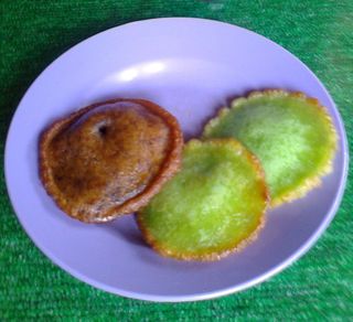 File:Kuih pinjaram (Penyaram).jpg