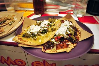Mercado de Xochimilco - Tlacoyos