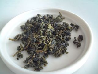 Oolong tea leaf