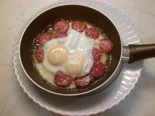 Pan with sucuklu yumurta