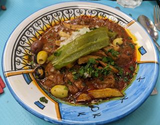 Plat de kamounia au restaurant tunisien Sidi Bou, à Villeurbanne (juil 2022)
