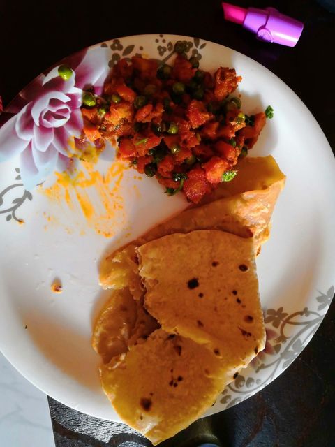 Roti with Gajar Matar ki sabji