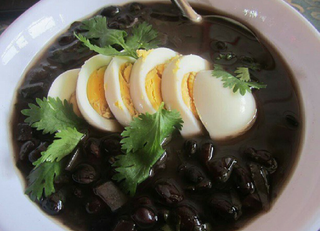 Sopa negra tica 01