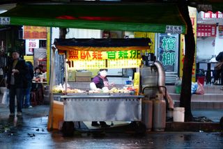 Taiwan Fried Chicken Booth at Xindong Street, Taipei 20131224