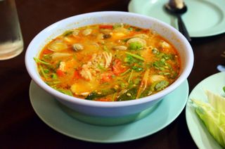 Tom yam kung maenam